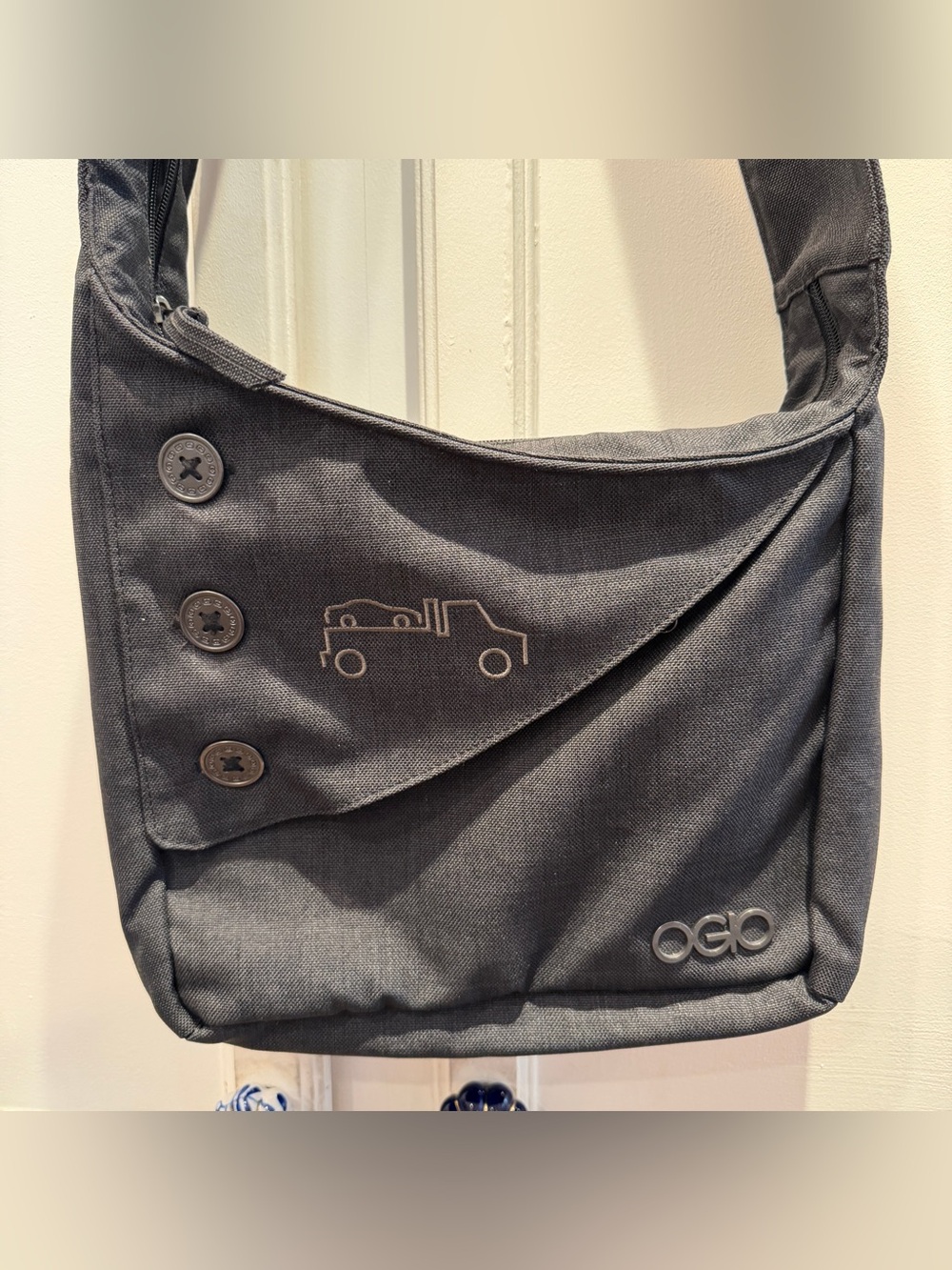 Ogio Charcoal Gray Inner Pockets Brooklyn Tablet Cross Body Messenger Bag Purse